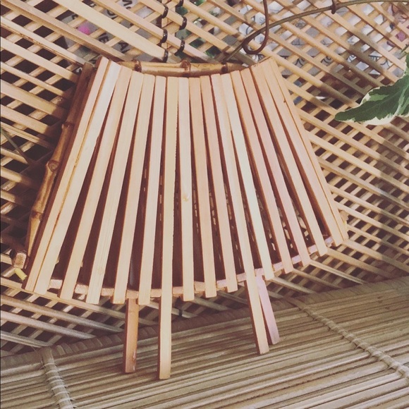 ✨2/$30✨ Wooden, bamboo / rattan collapsible footed basket with handle - Picture 3 of 3